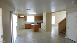4 Bed, 2116 Sqft, $1,225 in Glendale, AZ (Photo 3 of 5)
