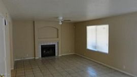4 Bed, 2116 Sqft, $1,225 in Glendale, AZ (Photo 4 of 5)