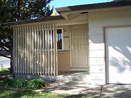 Cute Duplex on Corner Lot in Sacramento, CA
