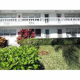 1bd/1ba Condo in 55+ Active Community! 1 in Haverhill, FL