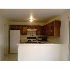 Gorgeous 3 Br 2 5 Ba 2 Story Townhouse in Country Club Hills, IL (Photo 4 of 5)