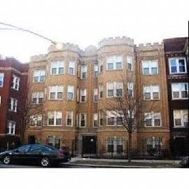 Spacious 3 Br 2 Ba Apartment with Parking in Chicago, IL