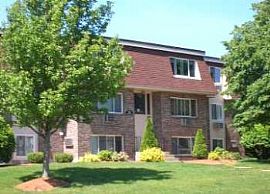 2 Bed 1 Bath Milford, A/c, Washer/dryer, in Milford, MA