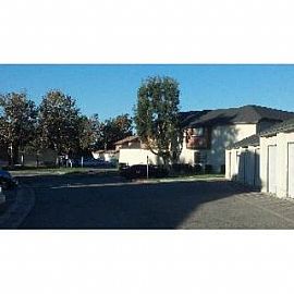 Spacious 1 Bedroom 1 Bathroom Condo in Arrowhead Farms, CA (Photo 2 of 5)