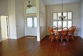 Upscale Gated Community 3/2 All Applianc in Leesburg, FL (Photo 4 of 5)