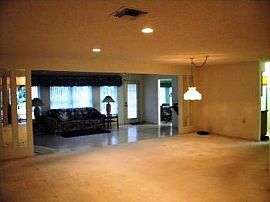 Lovely Gated Large 2/2 Well Maintained M in Brooksville, FL (Photo 4 of 5)