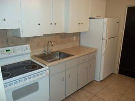 2/1 Duplex in Downtown Orlando in Orlando, FL (Photo 2 of 5)