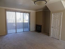 Gorgeous 2 Br/2 Bath Resort Style Living in Scottsdale, AZ (Photo 4 of 5)