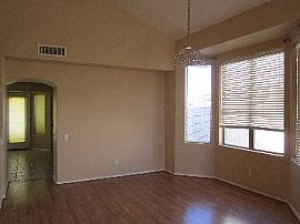 Beautiful 4 Br with Pool! in Phoenix, AZ (Photo 3 of 5)