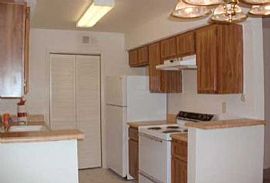 2 Bd/2 Bath Enjoy Lake-Front Living With in Houston, TX (Photo 2 of 5)