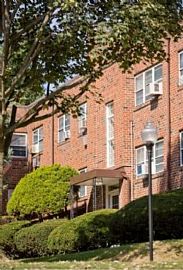 2 Bd/1 Bath Located in The Heart of Glen in Ardsley, PA (Photo 3 of 5)