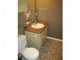 2 Bd/2 Bath Covered Parking, Pet Friendl in Oklahoma City, OK (Photo 5 of 5)