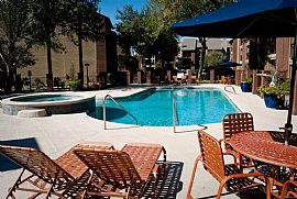 2 Bd/2 Bath Fireplaces, Patios, and Full in Austin, TX