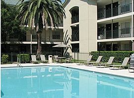 2 Bd/1 Bath The Plaza on Westheimer  Off in Houston, TX (Photo 2 of 4)