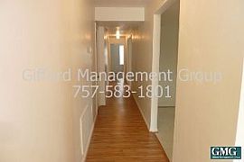 Duplex Rental Home in Norfolk in Norfolk, VA (Photo 2 of 5)