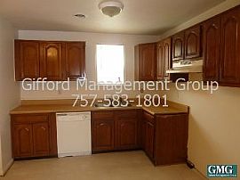 Duplex Rental Home in Norfolk in Norfolk, VA (Photo 5 of 5)