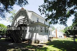 Duplex Rental Home in Town of Shenandoah in Shenandoah, VA (Photo 3 of 5)