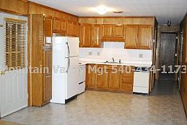 Single Family Rental Home in Harrisonbur in Harrisonburg, VA (Photo 4 of 5)