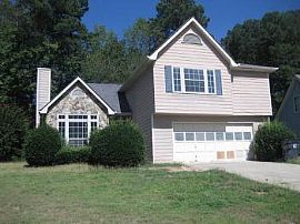 Very Spacious Single Family Home in a Qu in Lawrenceville, GA