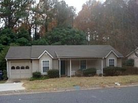 3 Bedroom on Sugarwood Lane in Norcross! in Norcross, GA