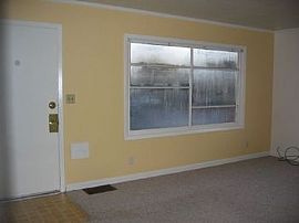 2 Bedroom Alberta Arts Duplex in Portland, OR (Photo 2 of 5)