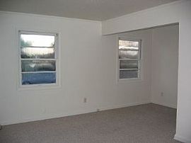 2 Bedroom Alberta Arts Duplex in Portland, OR (Photo 3 of 5)