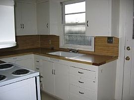 2 Bedroom Alberta Arts Duplex in Portland, OR (Photo 4 of 5)