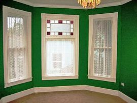 Historic 1889 Victorian Flat Located In in Portland, OR (Photo 2 of 5)