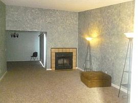 Absolutely Stunning! Section 8 Ok in Sacramento, CA (Photo 2 of 5)