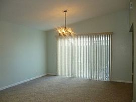 Absolutely Stunning! Section 8 Ok in Sacramento, CA (Photo 4 of 5)