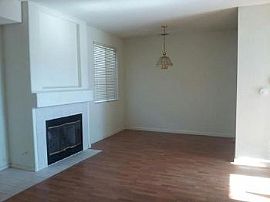 Cute Doll House in Elk Grove, CA (Photo 5 of 5)