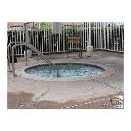 2br 3ba Tri-Level Townhome in San Fernando, CA (Photo 2 of 5)