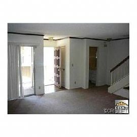 2br 3ba Tri-Level Townhome in San Fernando, CA (Photo 5 of 5)