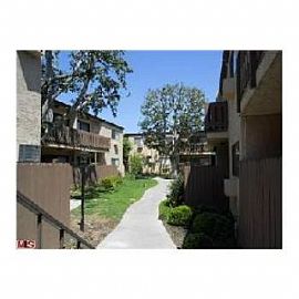 1bed/1bath Condo in Reseda in Encino, CA (Photo 4 of 5)