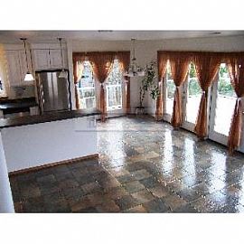 Special Exquisite Home with Gorgeous Vie in Herron Island, WA (Photo 3 of 5)