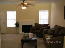 2 Bd/2 Bath Woodbridge Crossing Offers O in Houston, TX (Photo 3 of 5)
