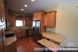 Handicap Accessible Luxury Townhome in V in North Oaks, MN (Photo 3 of 5)