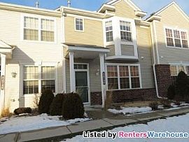 Upgraded 3 Br Woodbury Th / 2 Pools / Fi in Saint Paul, MN