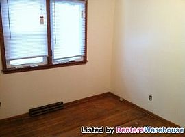 Great 2 Bedroom Home in Northeast in Minneapolis, MN (Photo 4 of 5)