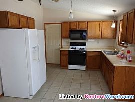 Great 4bd/2ba/2-Car Sfh in Oak Grove in Andover, MN (Photo 2 of 5)
