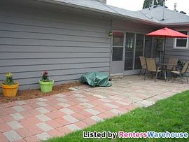 Beautiful 4 Bedroom Home in a Great Loca in Minneapolis, MN (Photo 3 of 5)