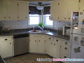 Beautiful 4 Bedroom Home in a Great Loca in Minneapolis, MN (Photo 5 of 5)