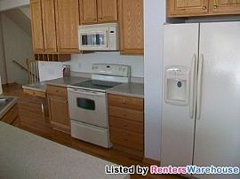 Gorgeous 3bd/2.5ba Townhouse! in Elk River, MN (Photo 2 of 5)