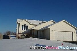 Single Family Home 2 Bed 1 Bath in Somerset, WI