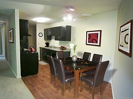 2 Bd/1 Bath Stratford Wood Minnetonka Ap in Hopkins, MN (Photo 3 of 5)