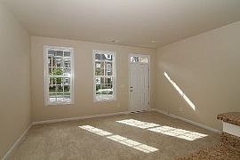 2 Br Town House W/enclosed Patio in Summ in Davidson, NC (Photo 2 of 5)