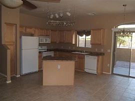 Beautiful 3br + Den in Cave Creek Villas in Phoenix, AZ (Photo 3 of 5)