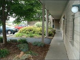 Studio Apartment- Scholar'S Rock Studio in Bloomington, IN