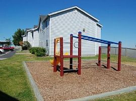 2 Bd/1 Bath in Moses Lake with Washer and Dr in Mae, WA (Photo 3 of 5)