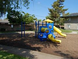 2 Bd/1 Bath 1 Bed with Ceiling Fans, Dispo in Stockton, CA (Photo 4 of 5)